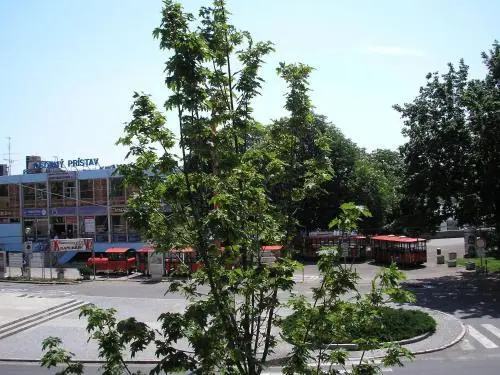 110m2 Old Town Apartment on Danube Promenade 3BR 2BA Up to 9 Guests