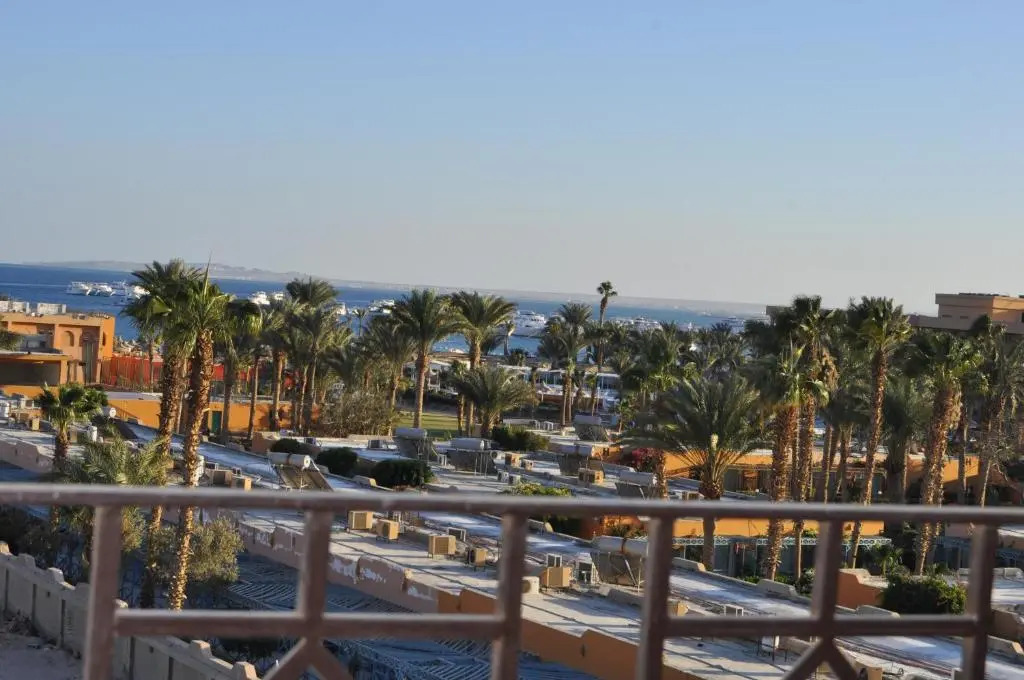 luxury Two bedroom Apartment with sea view