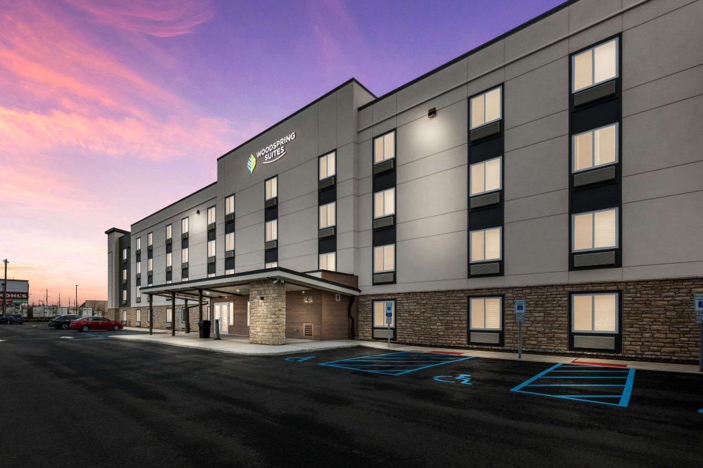 WoodSpring Suites Linden