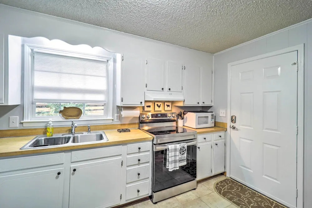 Newland Gem in Golf Community w/ Pool Access