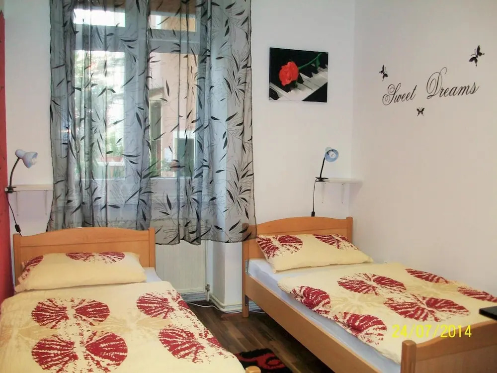 Hostel Chameleon