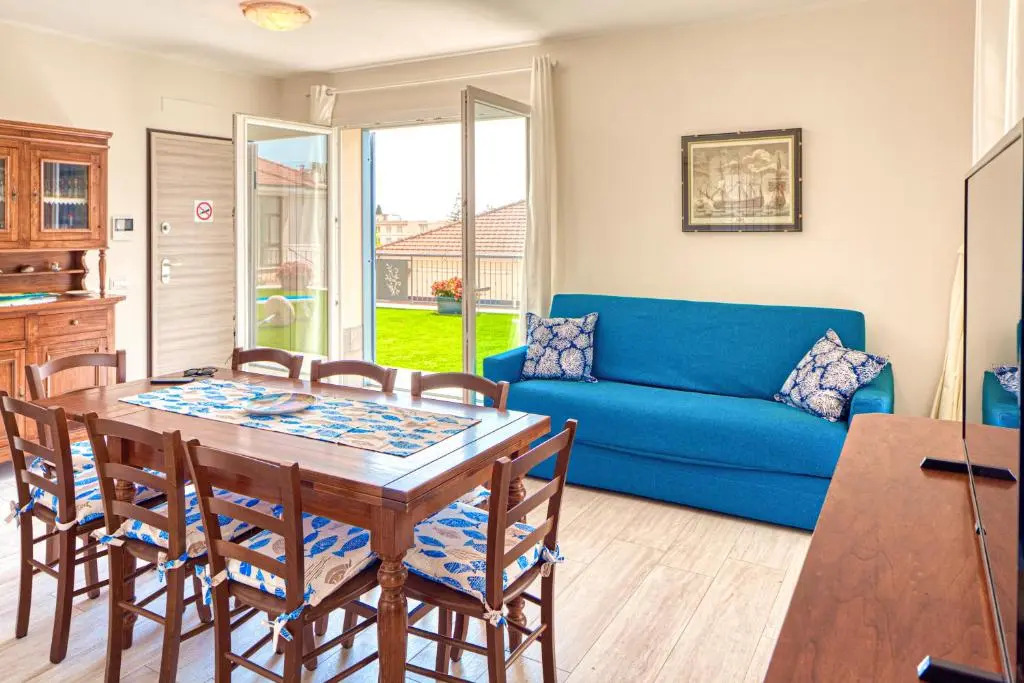 Villa Mimosa Diano Marina: exclusive use villa, garden, barbecue, 3 bedrooms and 3 bathrooms