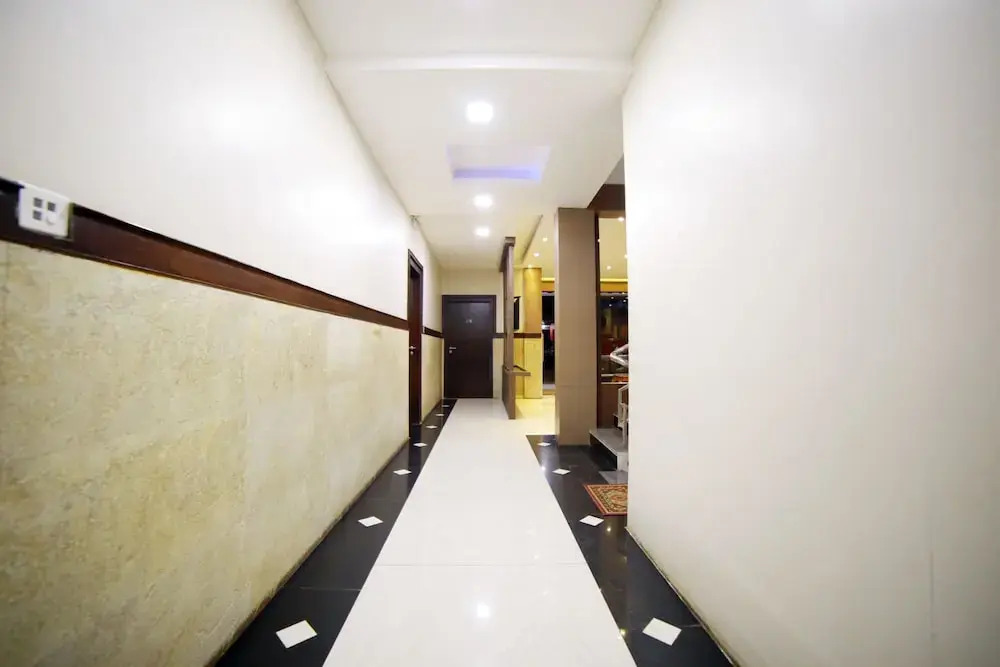 OYO 8588 Rainbow Inn