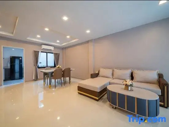 Master bedroom with a bathroom in a Pattaya villa.