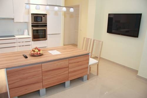 Livingston Apartment Davinci