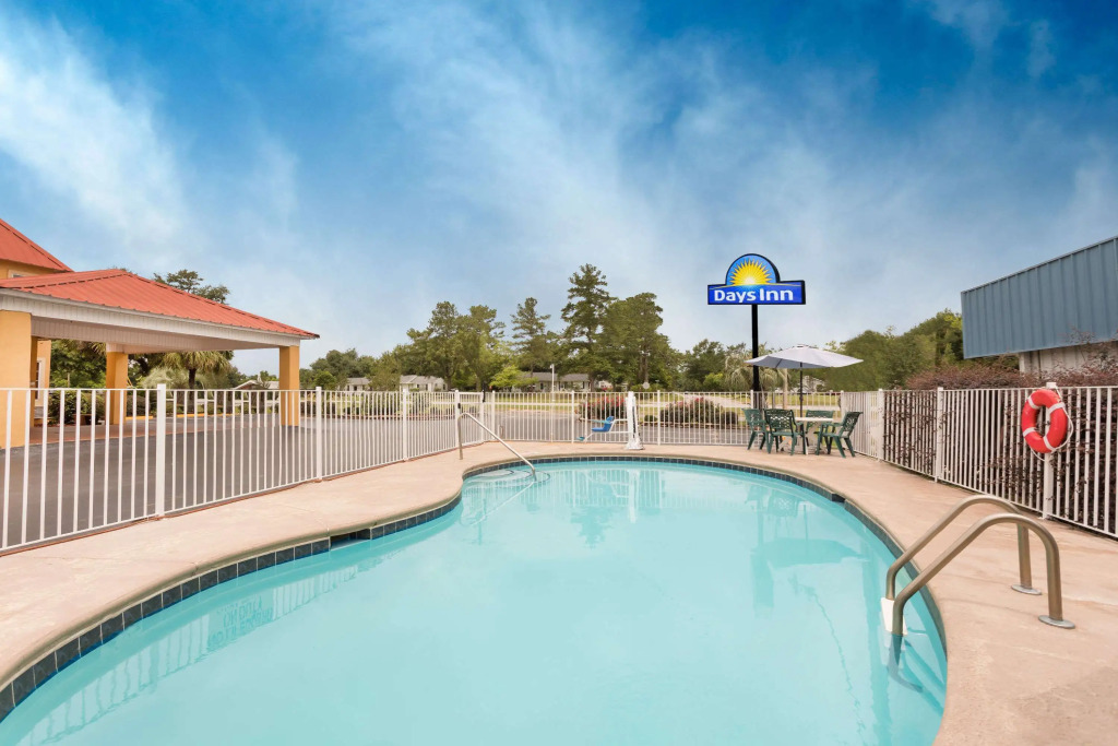 Days Inn by Wyndham Barnwell