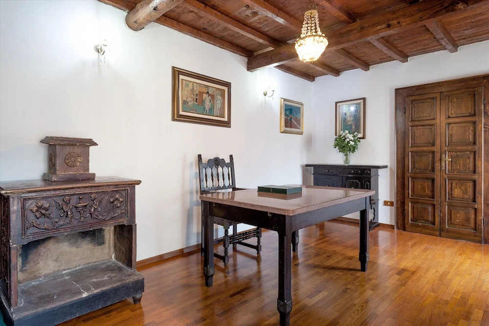 Exclusive Palazzo Schifanoia Apartment