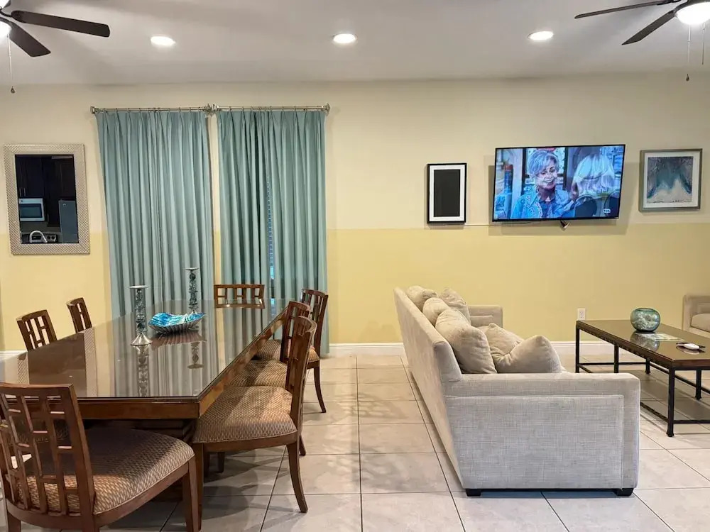 7613-8-bl-only 10 Minutes From Disney