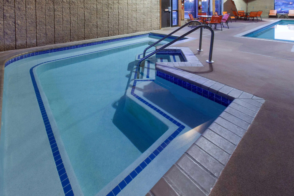 AmericInn by Wyndham Iron River