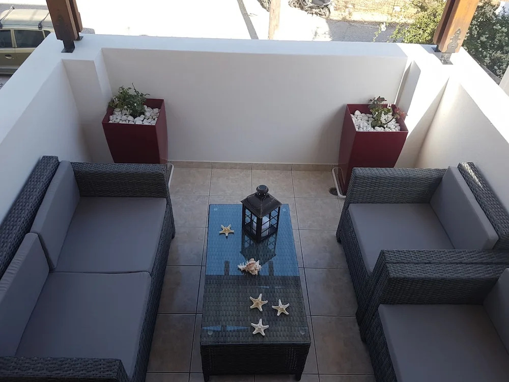 Santorini Family Apartments
