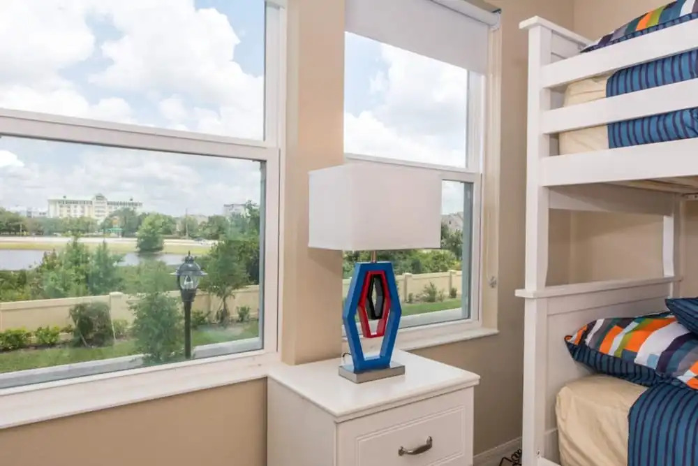 Compass Bay 3181