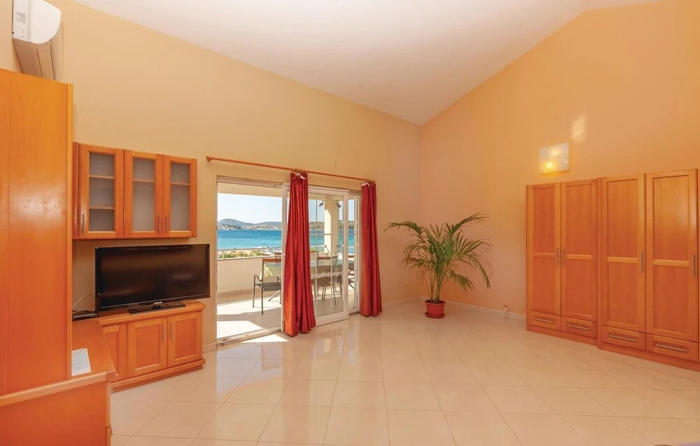 Amazing Home in Srima With Wifi and 2 Bedrooms