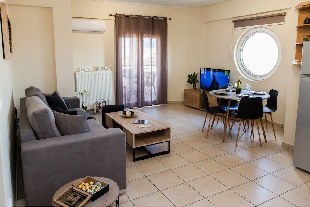 Glamour Rooftop Apartment near Athens