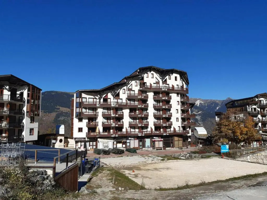 Appartement La Tania, 2 pièces, 5 personnes - FR-1-513-78