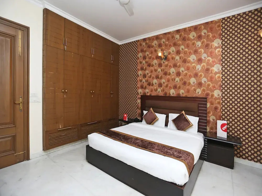 The Red Orchid By OYO Rooms