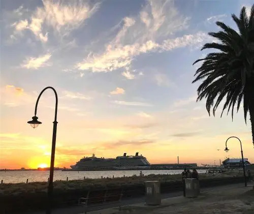 Port Stay Two City Lights