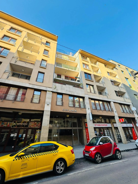 Nice studio for 4 persons, behind Opera house!