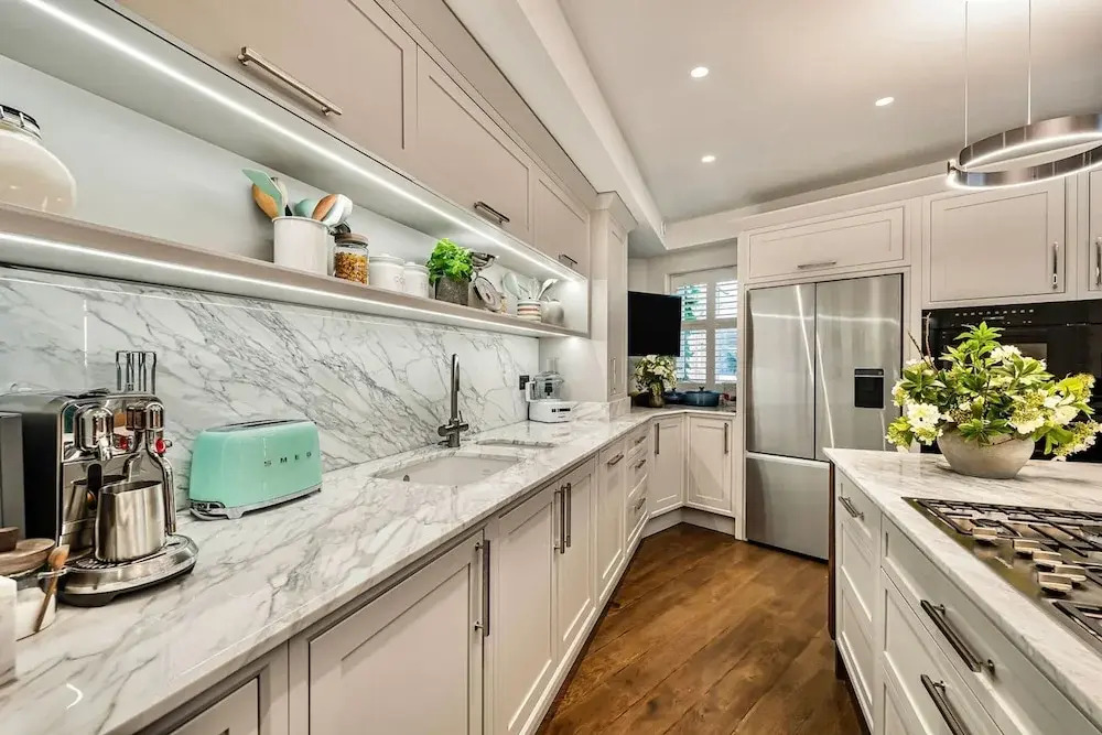 Luxury 3BR Mews Home w Courtyard AC Terrace