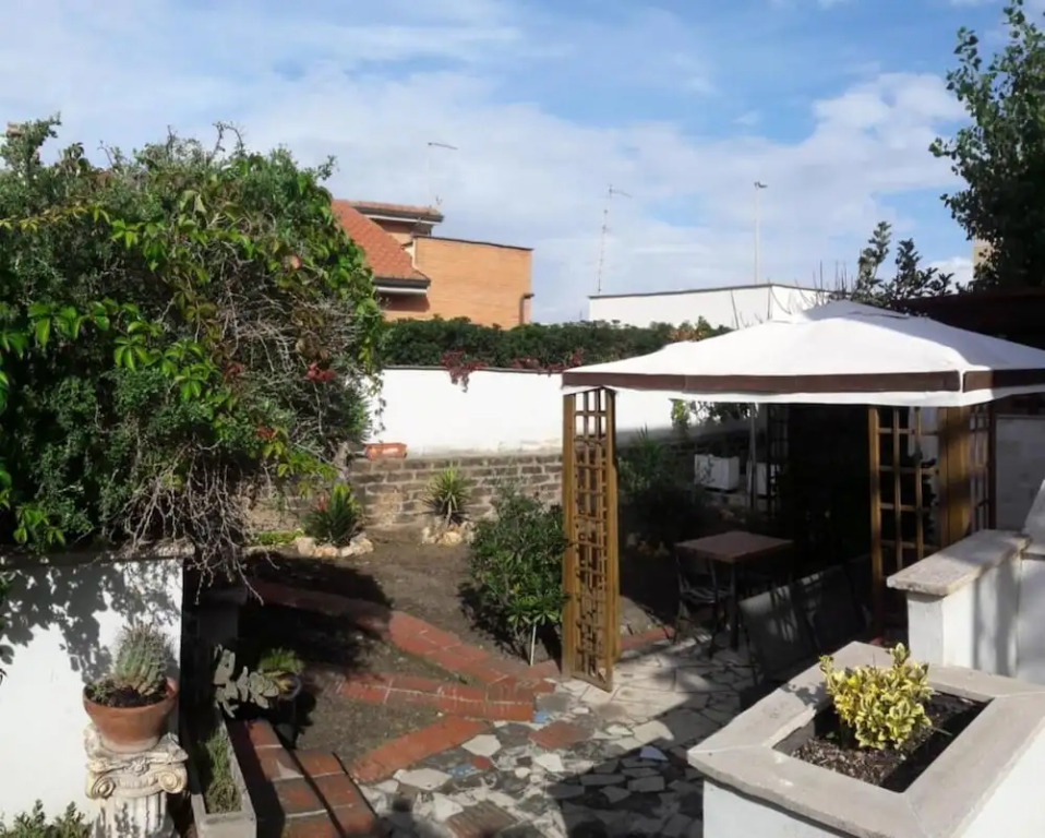 Dioscuri Townhouse