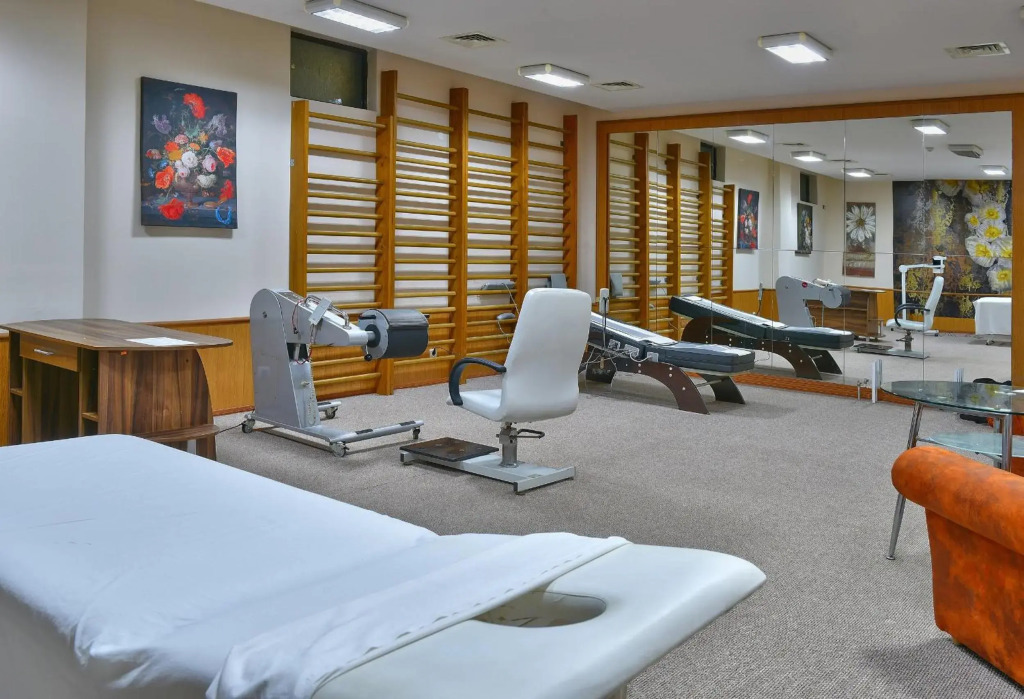 Estreya Residence Hotel