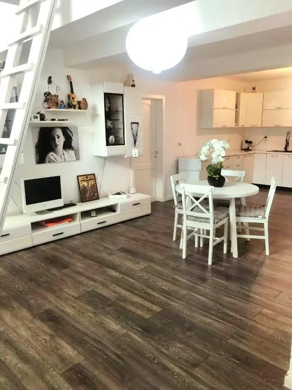 Stunning fully furnished vila luxurious neigbourhood 3 bedrooms