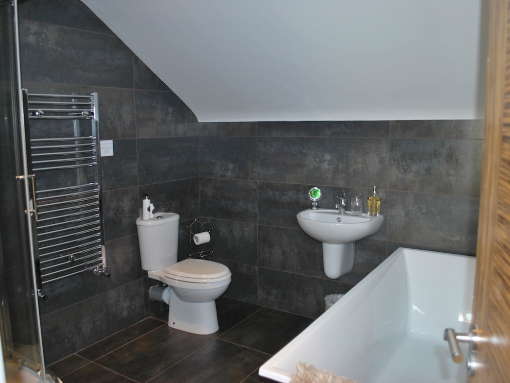 The Waters Edge Guest House