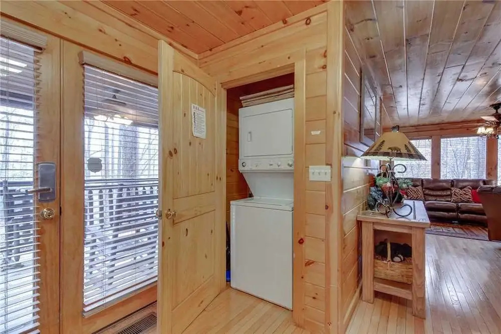 Bear Paws - Two Bedroom Cabin