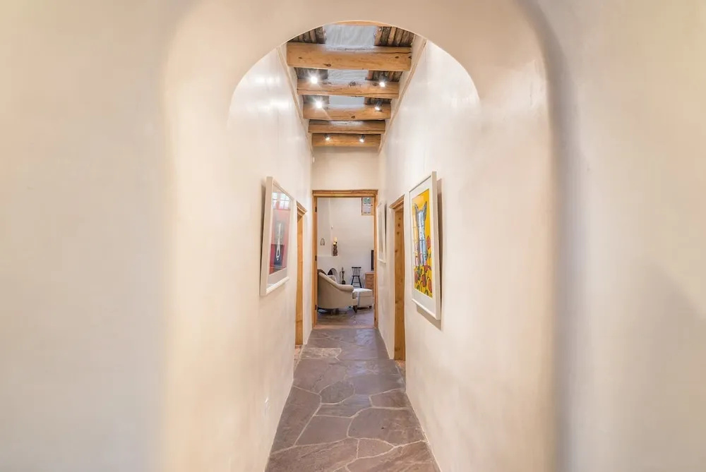 Corazon - Historic Luxury, Just Blocks to the Plaza, Excellent Outdoor Space