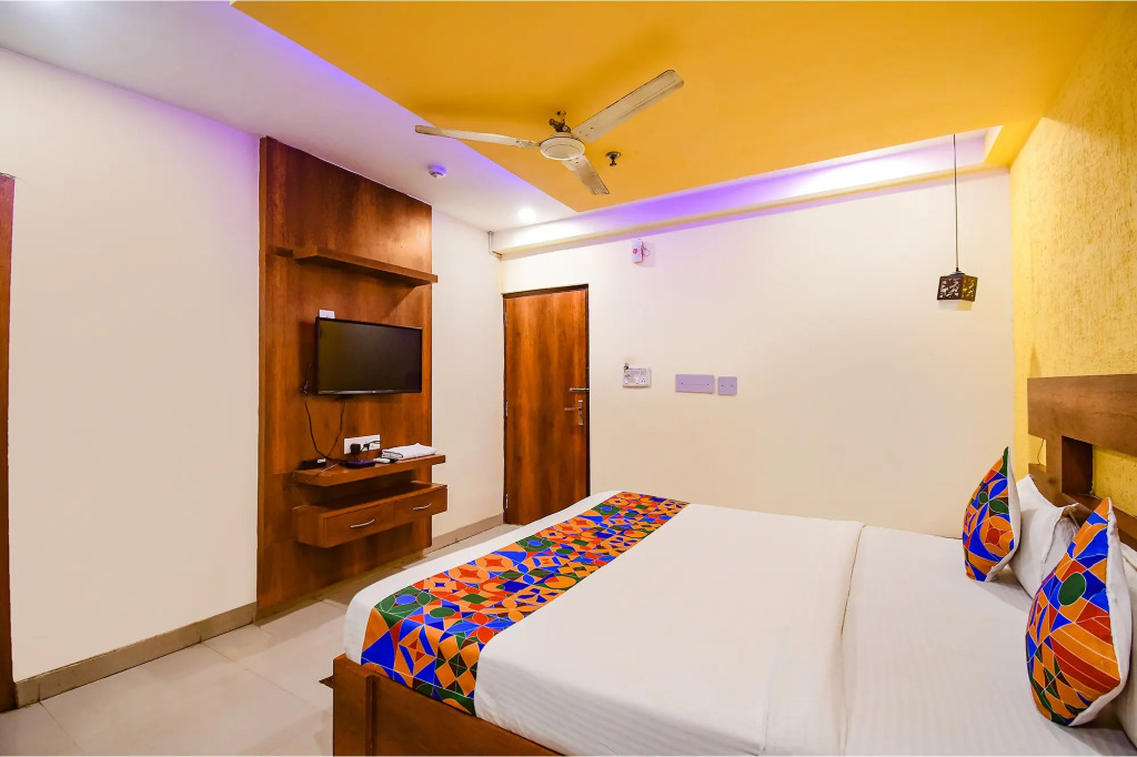 Capital O 11408 Hotel Sai Jagannath