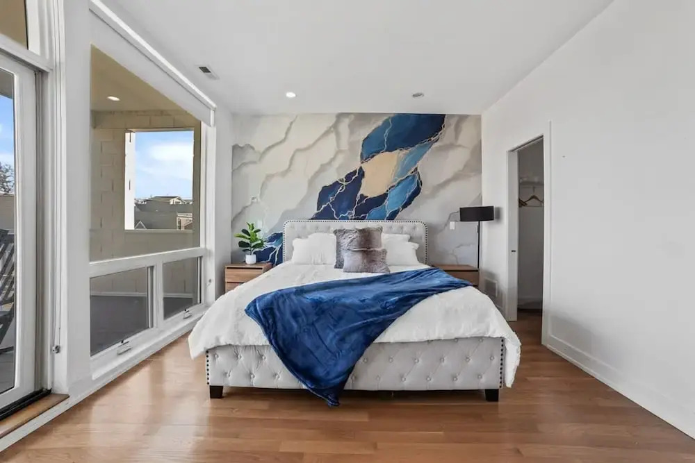 4 Bedroom Condo in Ukranian