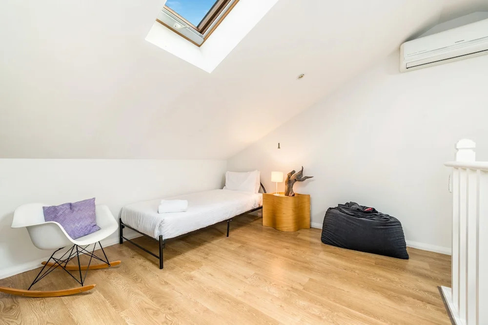 Double Storey Sydney Home Near Sydney Uni
