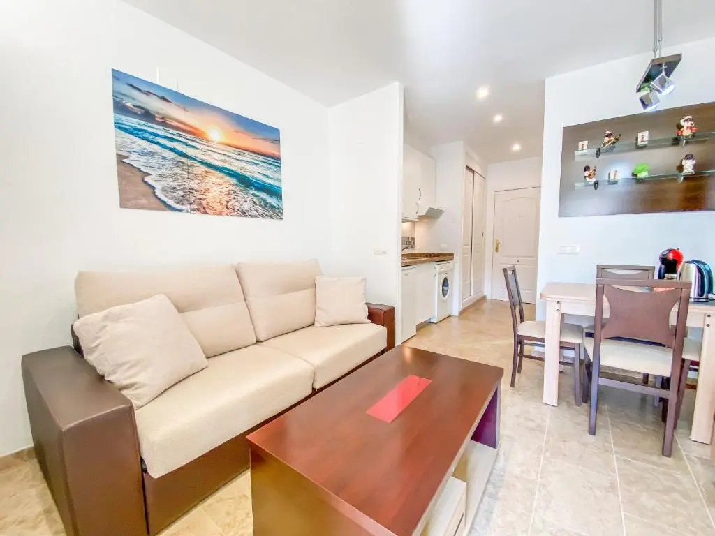 ¡Relax, terraza y wifi! A 50m de la playa