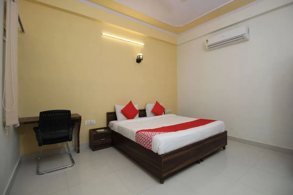 Oyo Flagship 33020 Kusum Vihar Jagat Pura