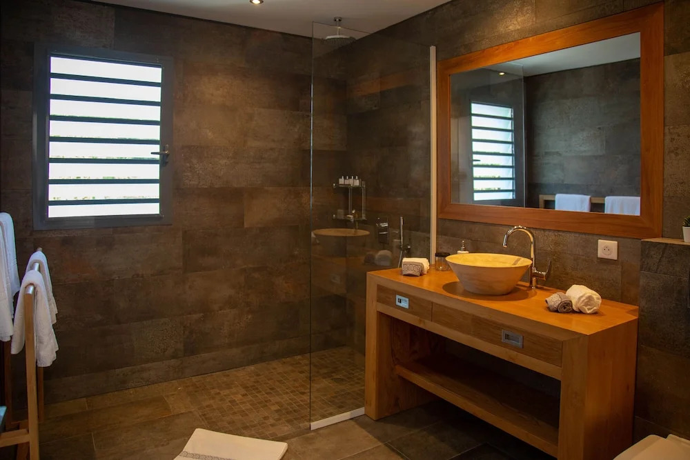 Dream Villa Black Opal
