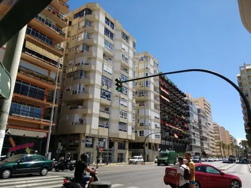 Apartamento Cantabrico junto a la playa y al Hospital Puerta del Mar