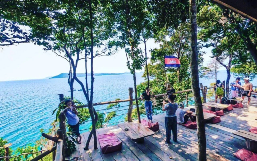 The Cliff Hostel, MPay Bay