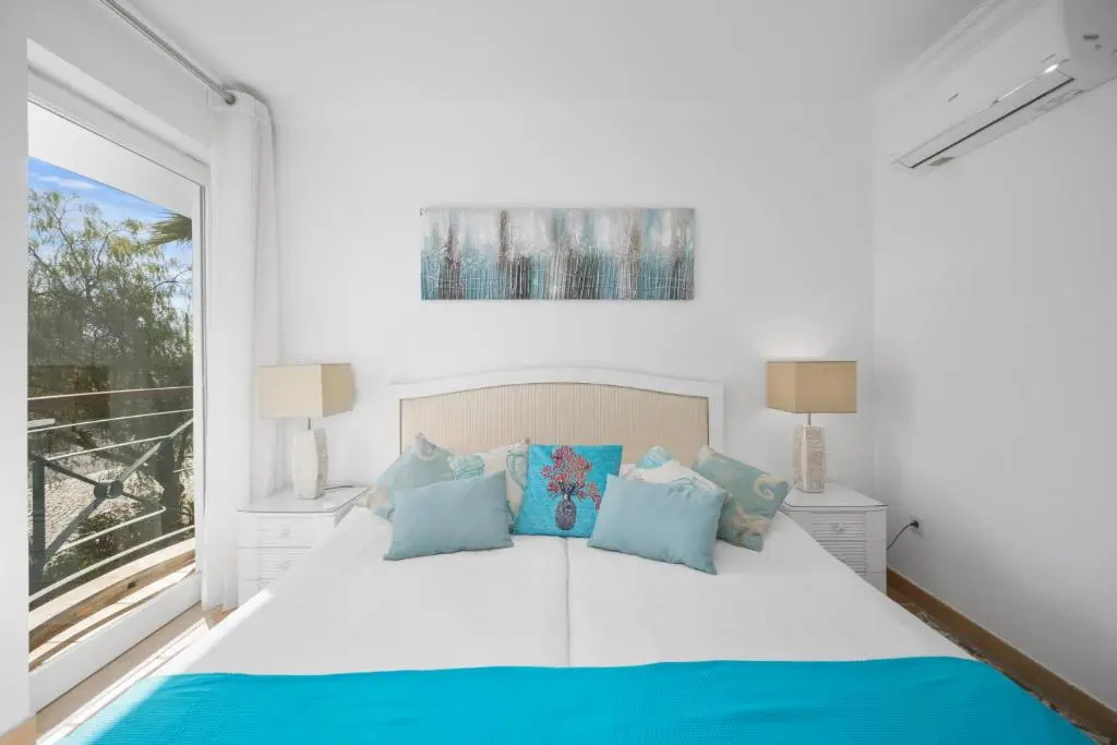 Superb, relaxing and tranquil 3 bed Apartment in Central Algarve