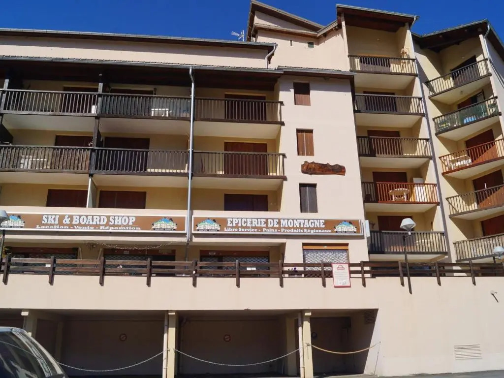 Appartement Enchastrayes, 2 pièces, 6 personnes - FR-1-165A-132