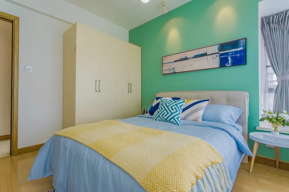 Locals Boutique Apartment Huafa Plaza 17