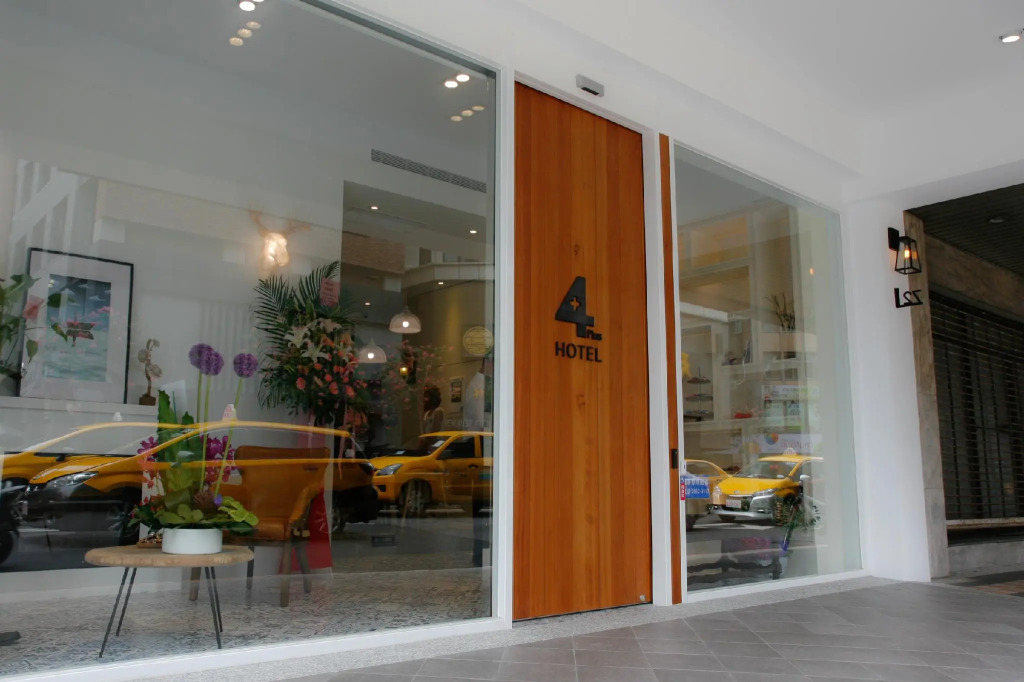 4Plus Hostel
