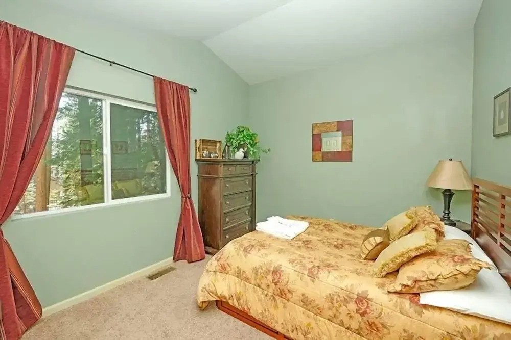 3614 Saddle Road 3 Bedroom Cabin by RedAwning