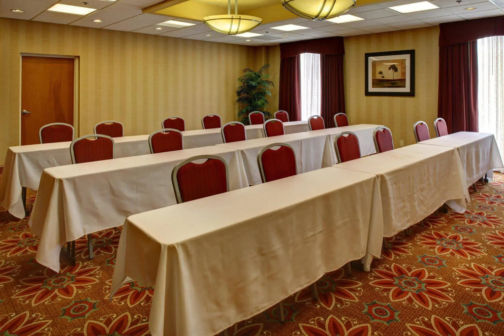 Hampton Inn Petersburg - Southpark Mall