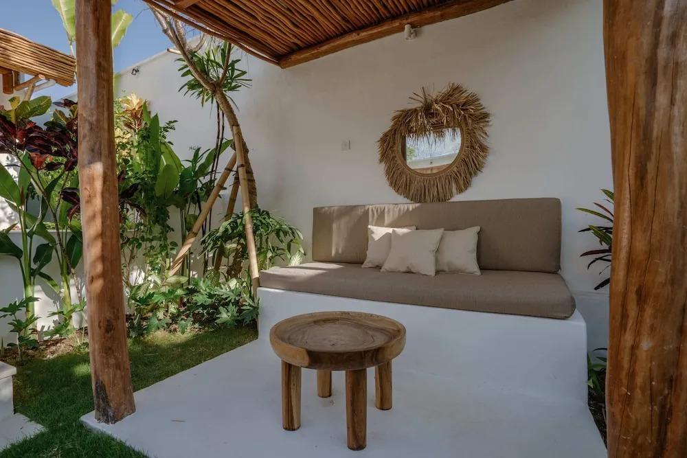 Villa Ruta II - Luxury 2BR Tropical Villa next to Luna Beach Club and Nyanyi beach