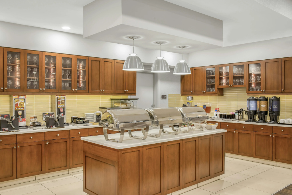 Homewood Suites by Hilton Winnipeg Airport - Polo Park