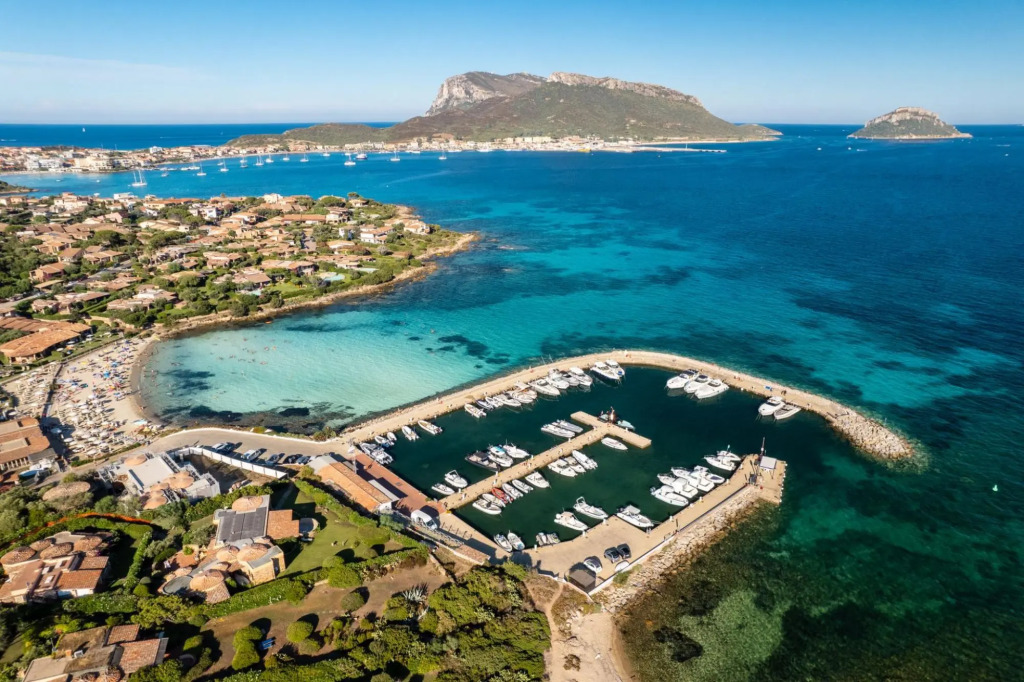 The Tavolara apartment is a very spacious three-room apartment (about 100 square meters) consisting-Tavolara