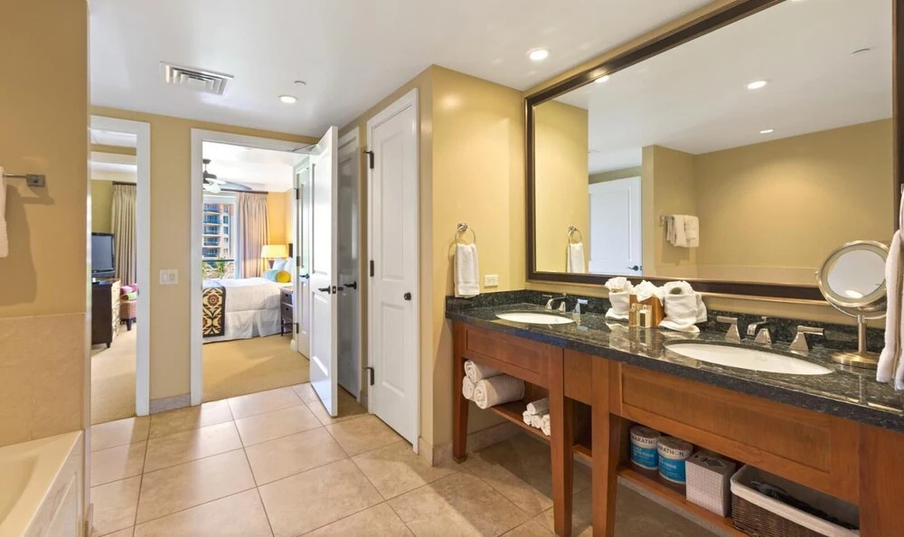 K B M Resorts- Hkh-442 Spacious 2bd, Ocean Views, Chefs Kitchen, Steps to Beach and Spa!