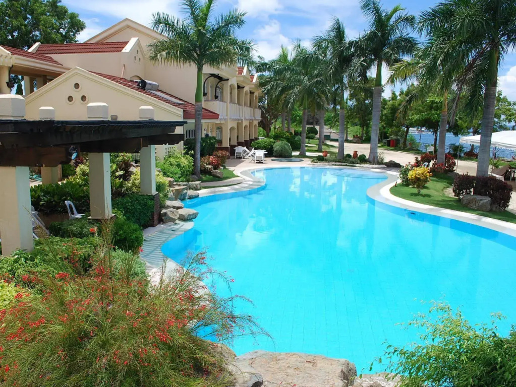 Vista Mar Beach Resort & Country Club