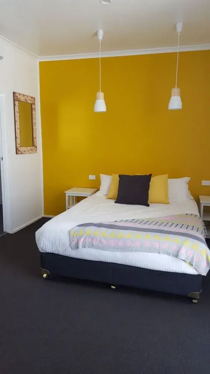 Town House Motor Inn
