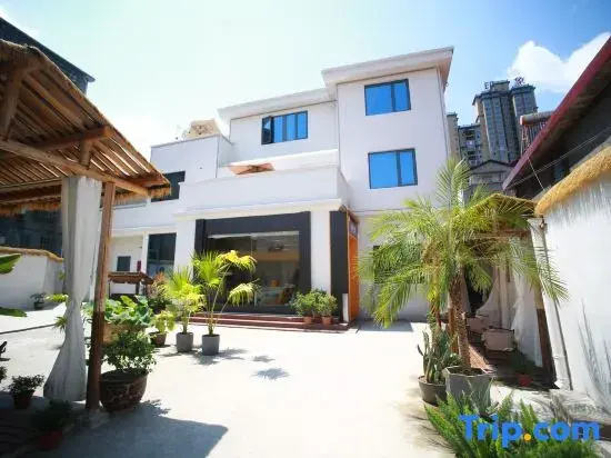 Jiuqinju Rest Xiangyang Audiovisual Homestay (Huaihua High speed Railway  Station Branch)