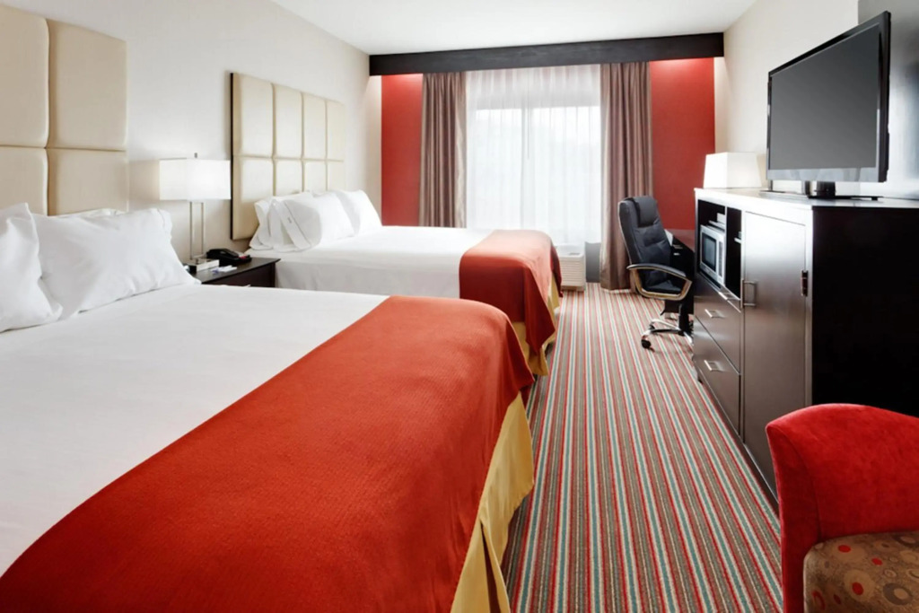 Holiday Inn Express & Suites Northeast by IHG